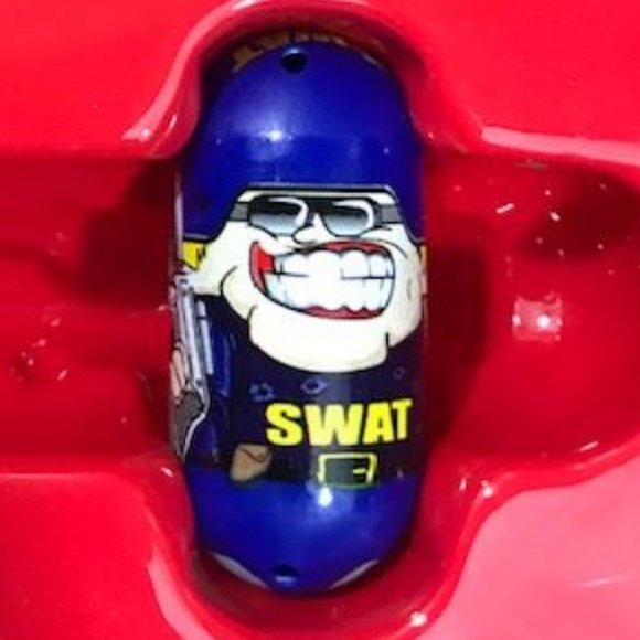 Mighty Beanz Red Collectors Case & 11 Mighty Beanz Set - Picture 8 of 16